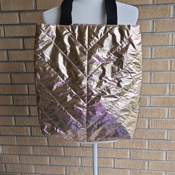 Victoria Secret a light rosegold tone quilted metallic long tote - Picture 4 of 9
